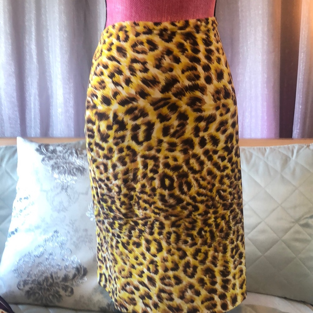 Leopard pencil skirt